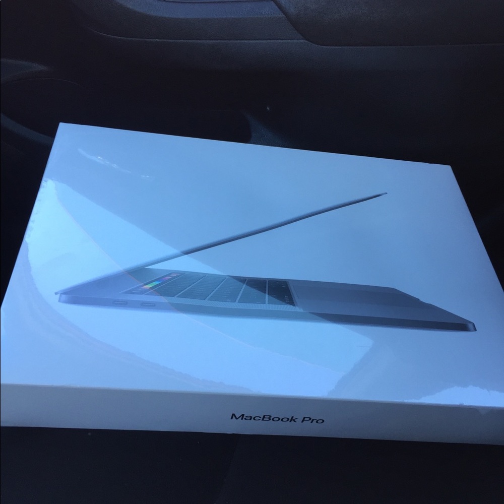 MacBook Pro - Picture 2 of 3